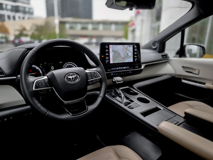 used 2022 Toyota Sienna car, priced at $59,495