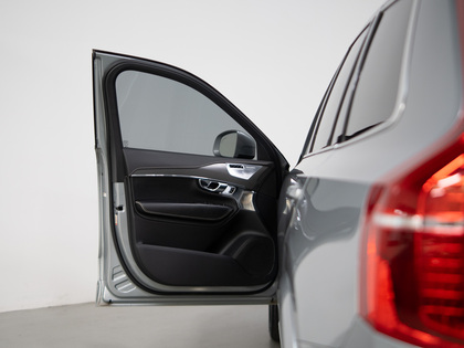 used 2018 Volvo XC90 car, priced at $28,900