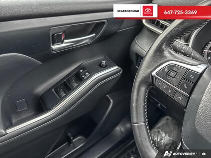used 2021 Toyota Highlander car, priced at $41,995