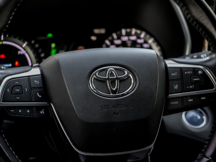 used 2020 Toyota Highlander car, priced at $43,995