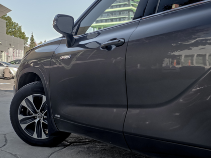 used 2020 Toyota Highlander car, priced at $43,995