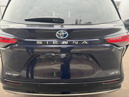 used 2025 Toyota Sienna car, priced at $74,495