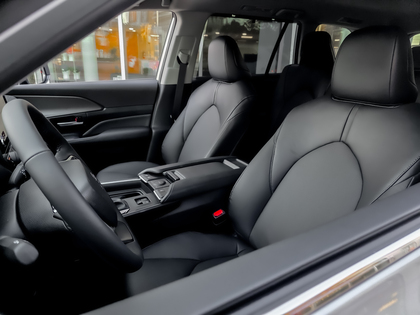 used 2025 Toyota Grand Highlander car, priced at $65,495