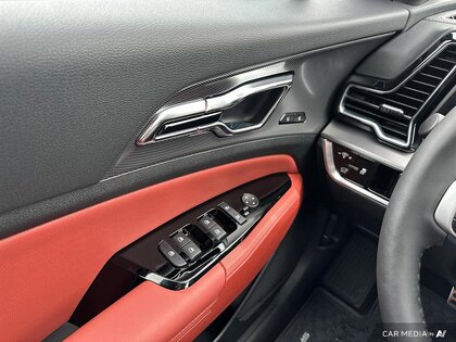 used 2025 Kia Sportage car, priced at $39,865