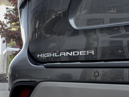 used 2022 Toyota Highlander car, priced at $52,995