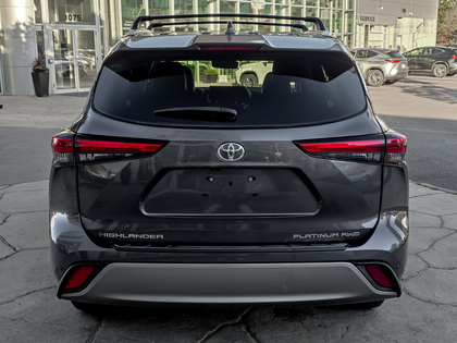 used 2022 Toyota Highlander car, priced at $52,995