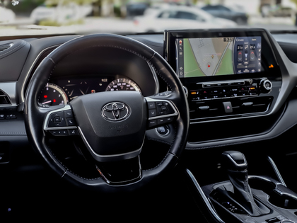used 2022 Toyota Highlander car, priced at $52,995