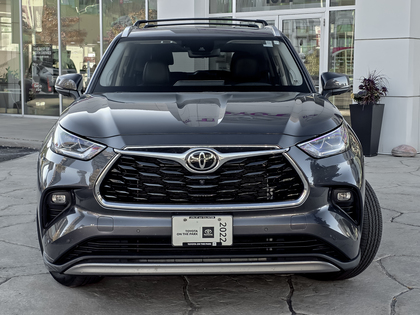 used 2022 Toyota Highlander car, priced at $52,995