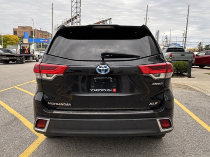used 2019 Toyota Highlander car, priced at $35,995