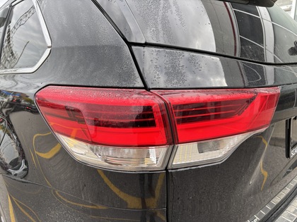 used 2019 Toyota Highlander car, priced at $35,995