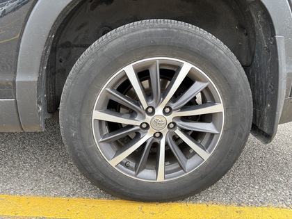 used 2019 Toyota Highlander car, priced at $35,995