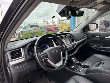 used 2019 Toyota Highlander car, priced at $35,995