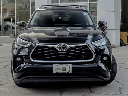 used 2021 Toyota Highlander car, priced at $41,995