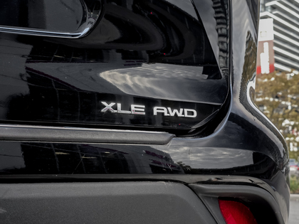 used 2021 Toyota Highlander car, priced at $41,995