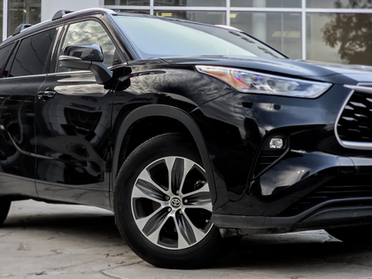 used 2021 Toyota Highlander car, priced at $41,995