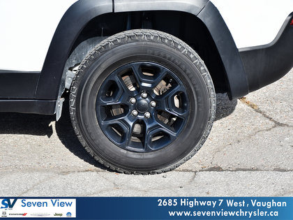 used 2021 Jeep Cherokee car, priced at $27,310