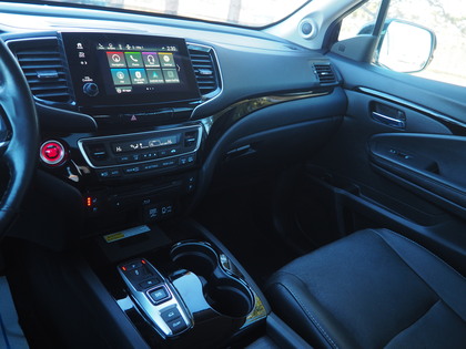 used 2021 Honda Pilot car, priced at $35,900