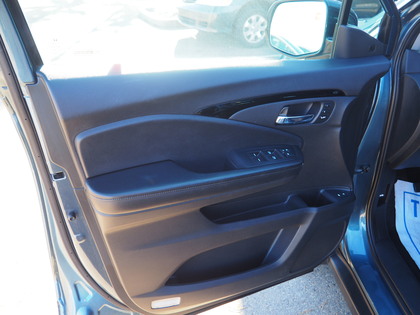 used 2021 Honda Pilot car, priced at $35,900