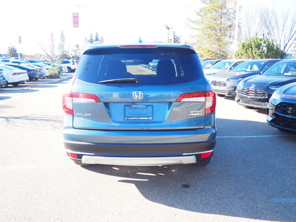 used 2021 Honda Pilot car, priced at $35,900