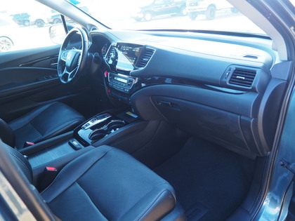 used 2021 Honda Pilot car, priced at $35,900