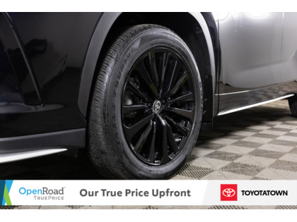 used 2024 Toyota Highlander car, priced at $49,998