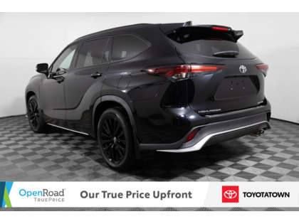 used 2024 Toyota Highlander car, priced at $49,998