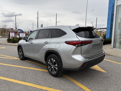 used 2020 Toyota Highlander car, priced at $32,995