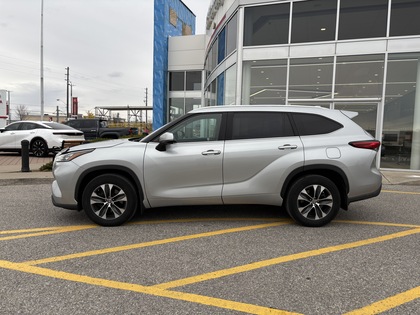 used 2020 Toyota Highlander car, priced at $32,995