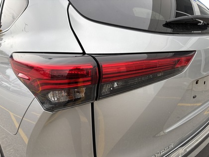 used 2020 Toyota Highlander car, priced at $32,995
