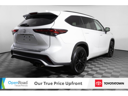 used 2024 Toyota Highlander car, priced at $53,298