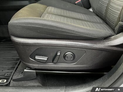 used 2022 Kia Sorento car, priced at $31,305