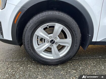 used 2024 Kia Sorento car, priced at $35,253