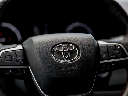 used 2023 Toyota Sienna car, priced at $59,995