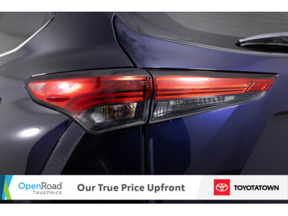 used 2022 Toyota Highlander car, priced at $47,998