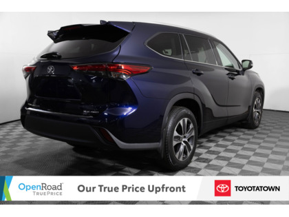 used 2022 Toyota Highlander car, priced at $47,998
