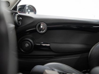 used 2022 MINI 3 Door car, priced at $25,900