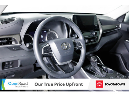 used 2023 Toyota Highlander car, priced at $44,998