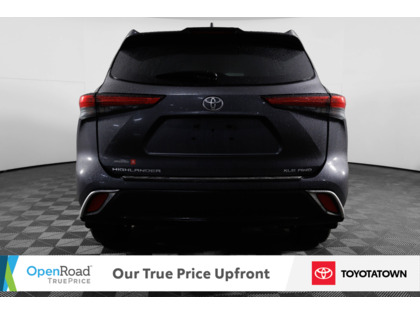 used 2023 Toyota Highlander car, priced at $44,998
