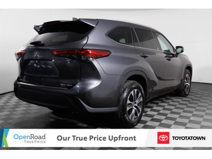 used 2022 Toyota Highlander car, priced at $44,998
