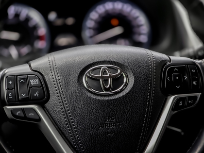 used 2018 Toyota Highlander car, priced at $30,495