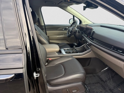 used 2025 Kia Carnival car, priced at $46,995