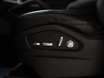 used 2019 Porsche Cayenne car, priced at $39,900