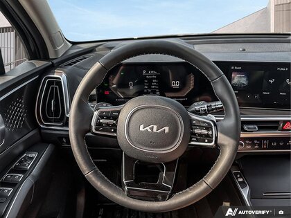 used 2025 Kia Sorento Hybrid car