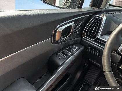 used 2025 Kia Sorento Hybrid car