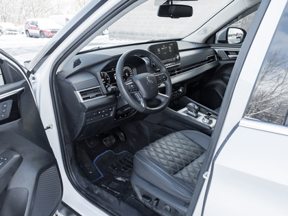 used 2023 Mitsubishi Outlander PHEV car, priced at $35,995